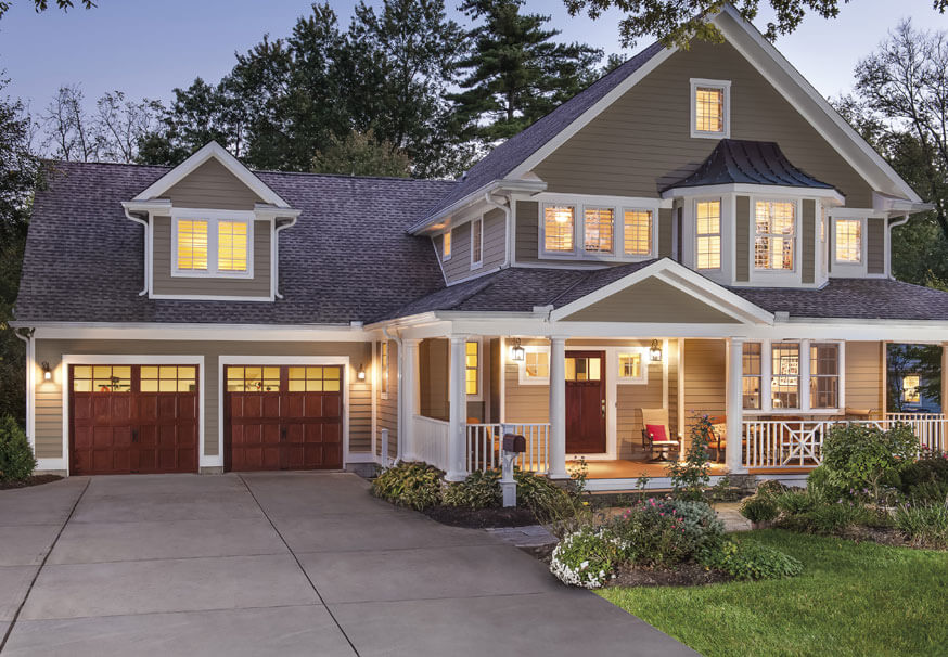 RESERVE® WOOD collection SEMI-CUSTOM series garage doors