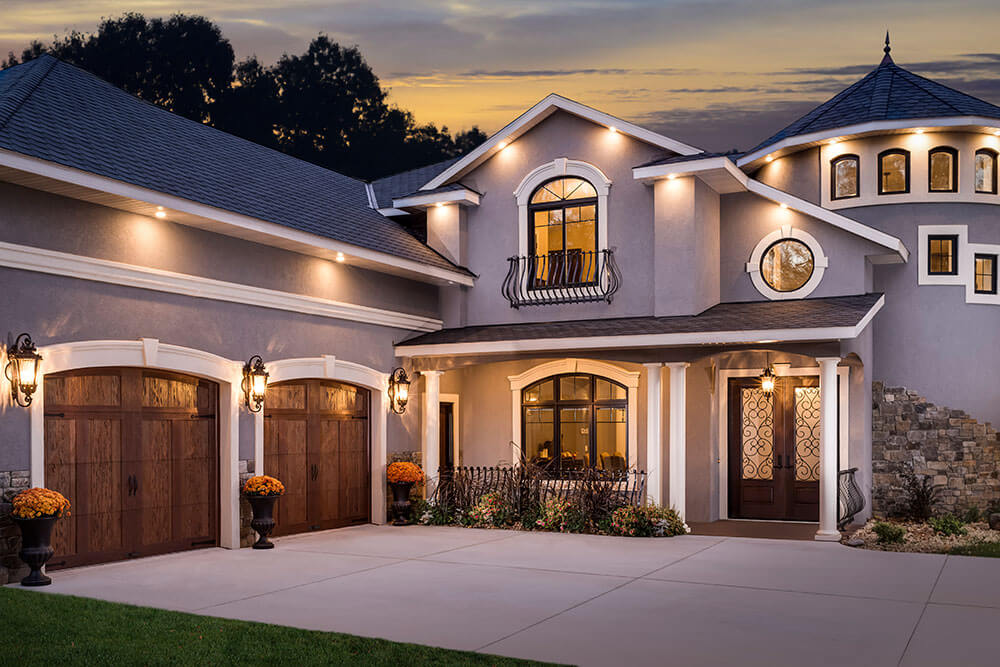 Canyon Ridge® Carriage House (5-Layer) garage doors